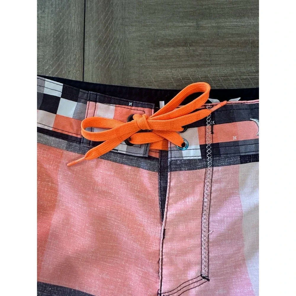Hurley Phantom Buckle Men’s Size 28 Board Shorts Orange Grey Logo Drawstring